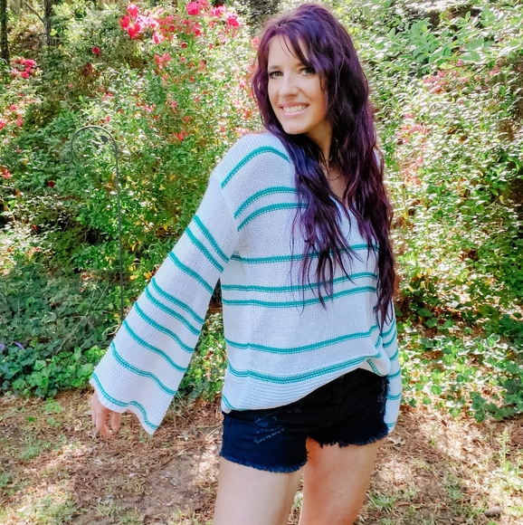 Bell sleeve stripe lightweight sweater - Picture 2 of 7